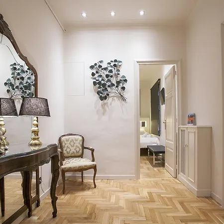 Tendency Sagrada Familia Luxury Apartment *
