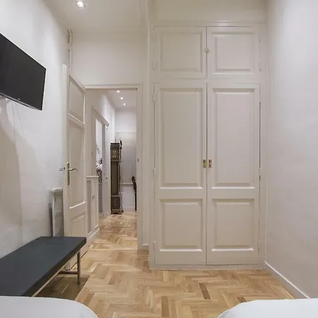 Tendency Sagrada Familia Luxury Apartment *